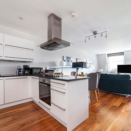 Deluxe Holborn Two Bedroom Apartment London Bagian luar foto