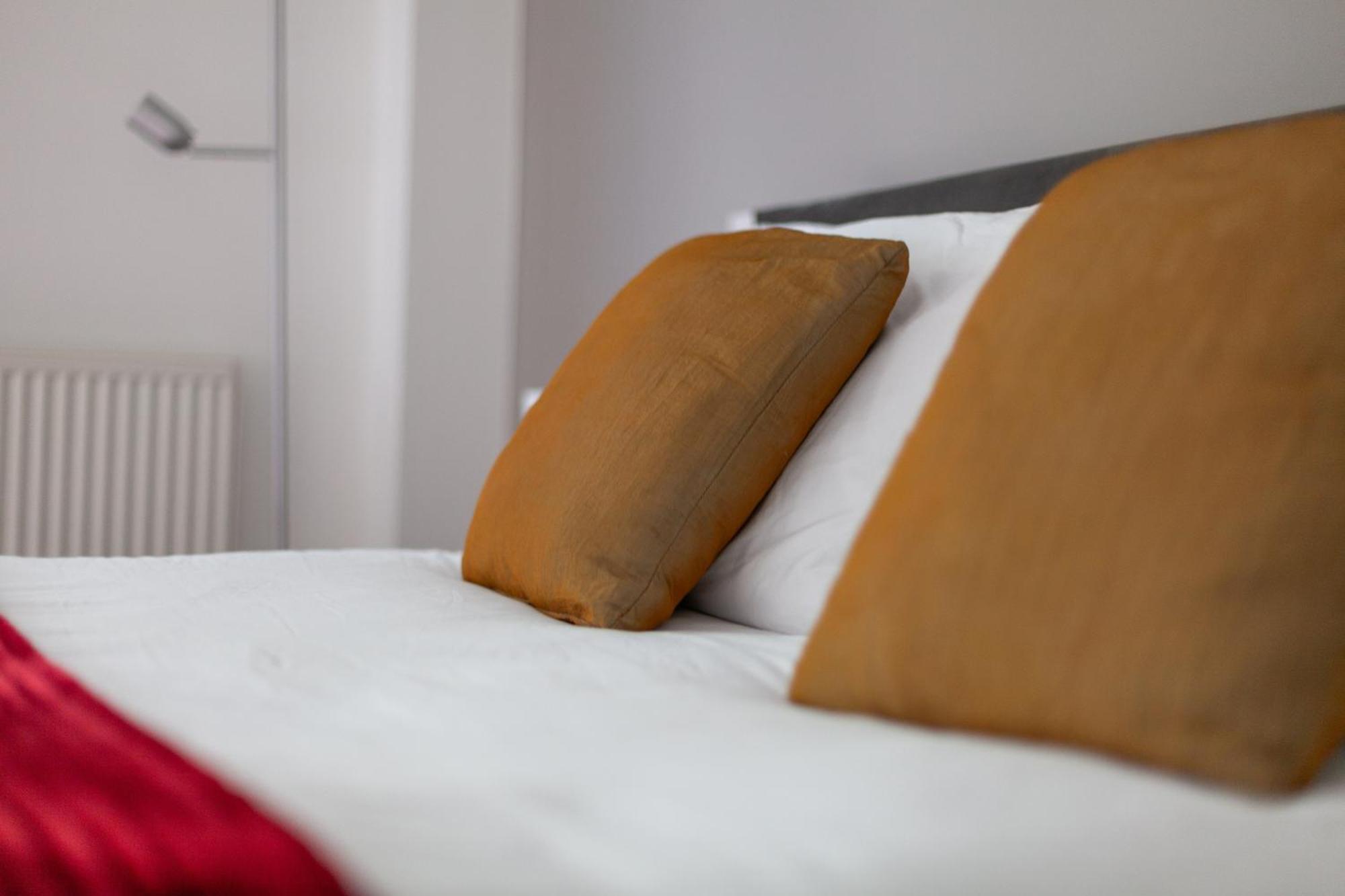 Deluxe Holborn Two Bedroom Apartment London Bagian luar foto