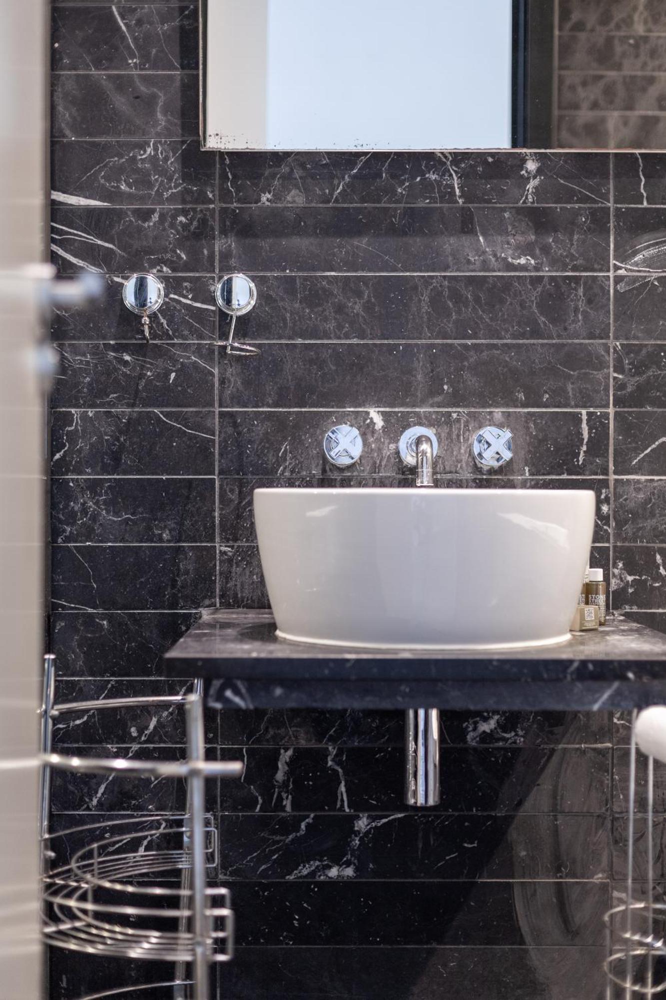 Deluxe Holborn Two Bedroom Apartment London Bagian luar foto