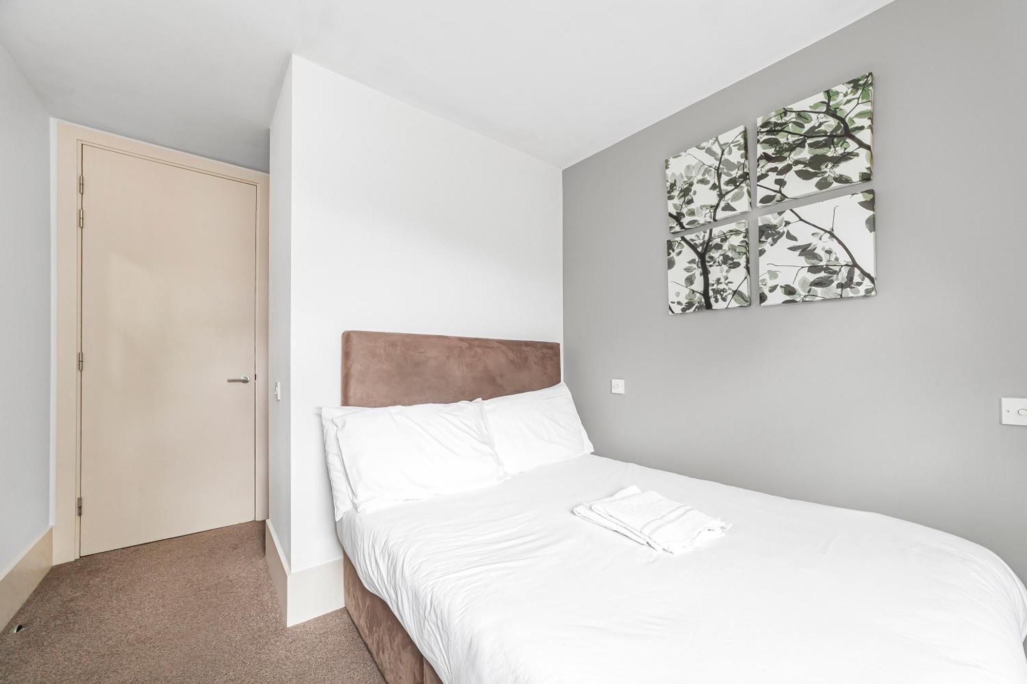 Deluxe Holborn Two Bedroom Apartment London Bagian luar foto